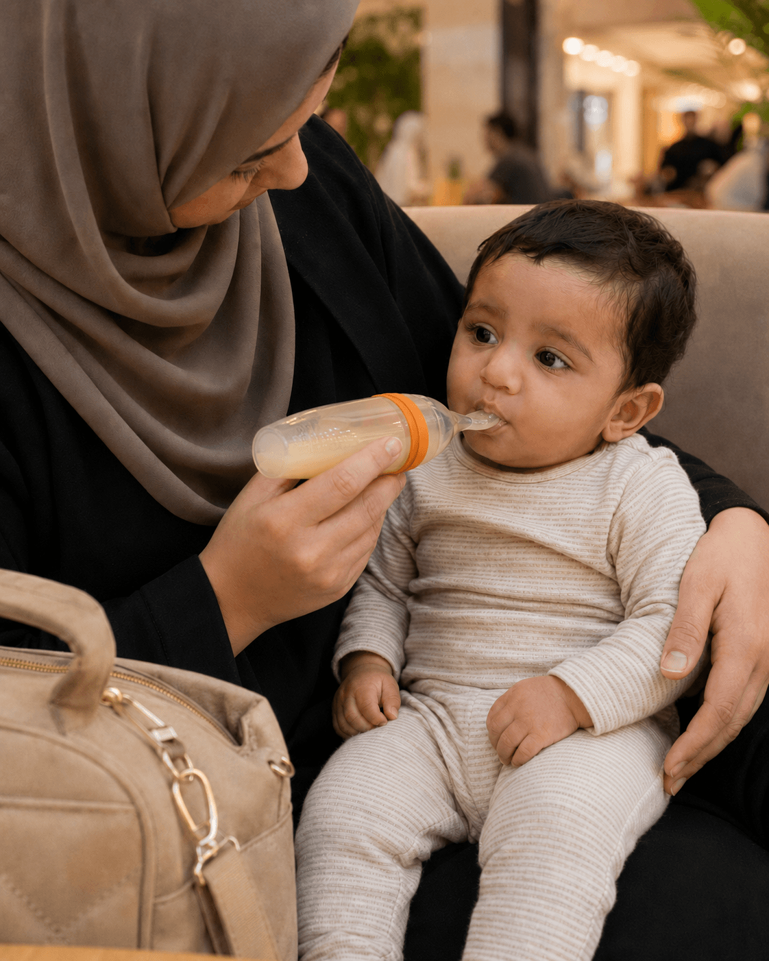 تعبئة ملعقة لُقيمة بالوجبة المهروسة قبل الطلعة